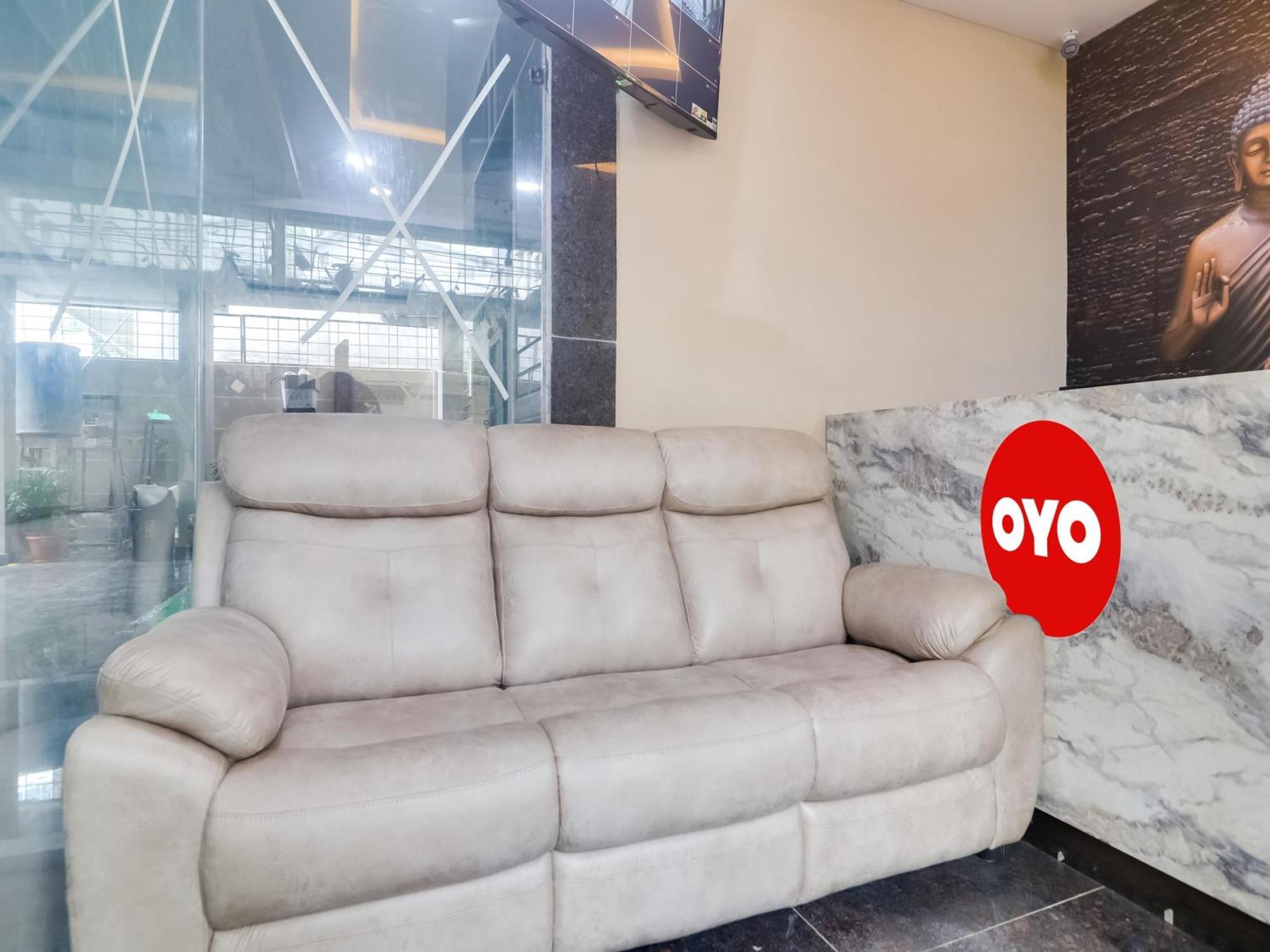 Hotel O Red Stone Hotels Hyderabad Esterno foto