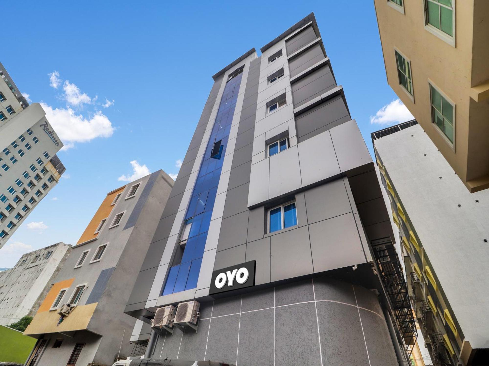 Hotel O Red Stone Hotels Hyderabad Esterno foto