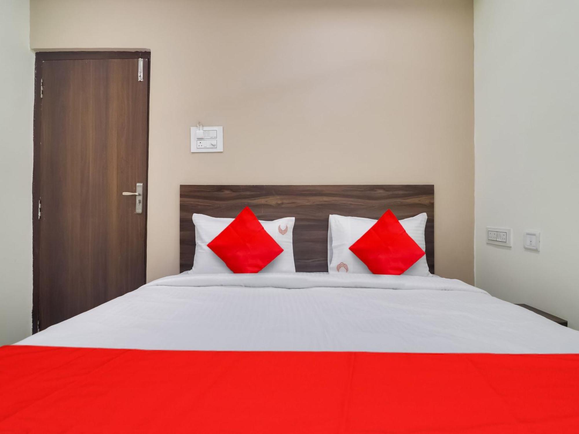 Hotel O Red Stone Hotels Hyderabad Esterno foto