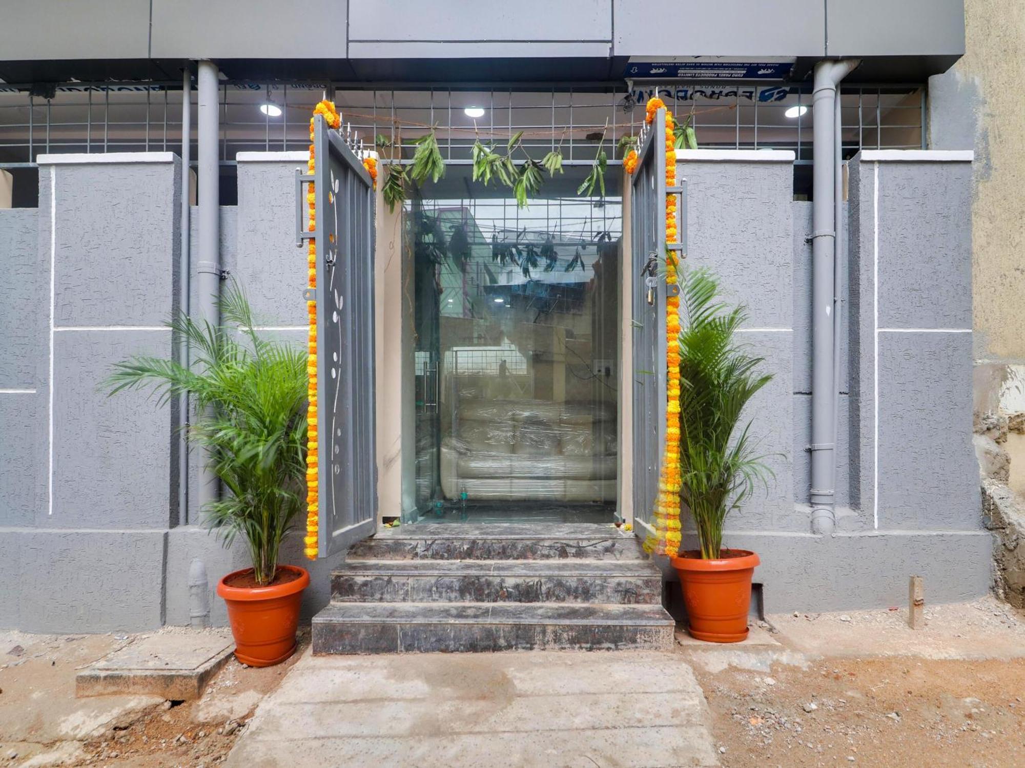 Hotel O Red Stone Hotels Hyderabad Esterno foto